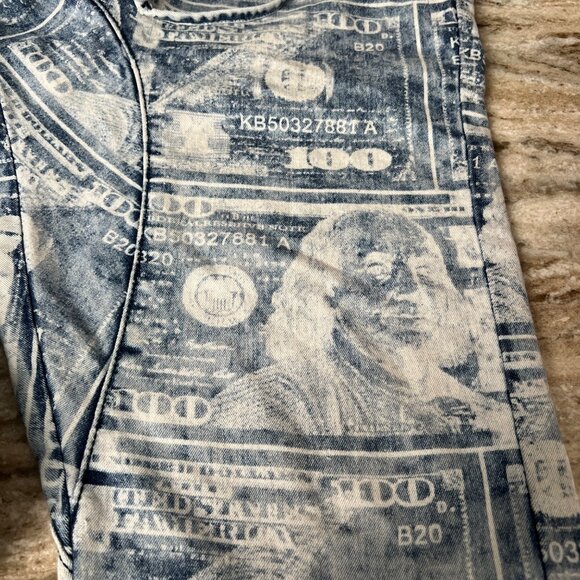 Victorious Men’s Jogger Shorts Bermudas Money All Over Print size Medium Grunge - Picture 6 of 10